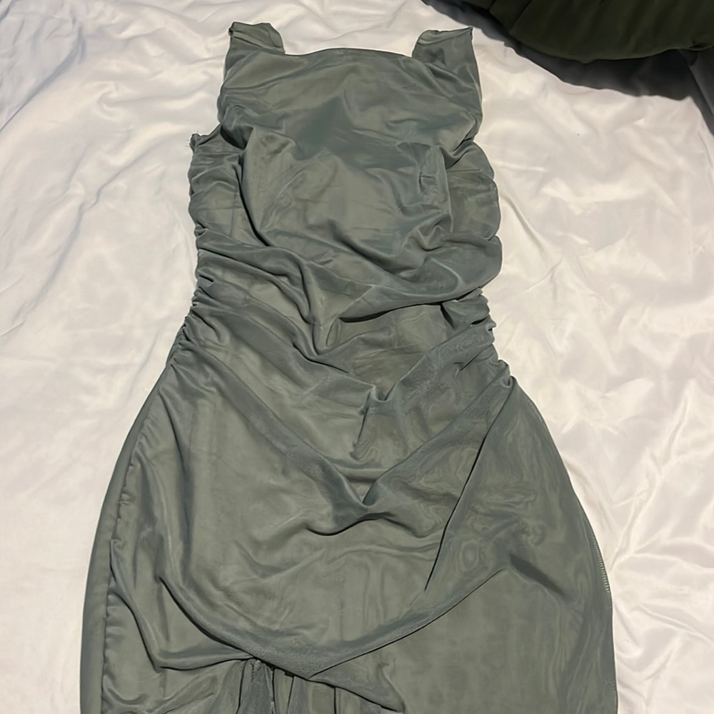 Ruffled ruched dress medium